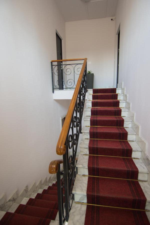 The Piedmont Gate Apartment Collegno Exterior photo