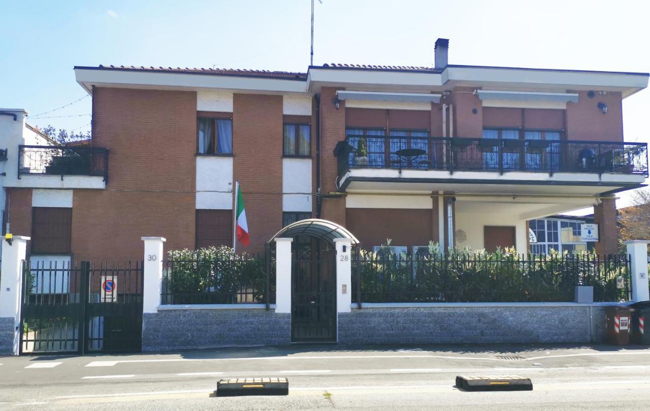 The Piedmont Gate Apartment Collegno Exterior photo